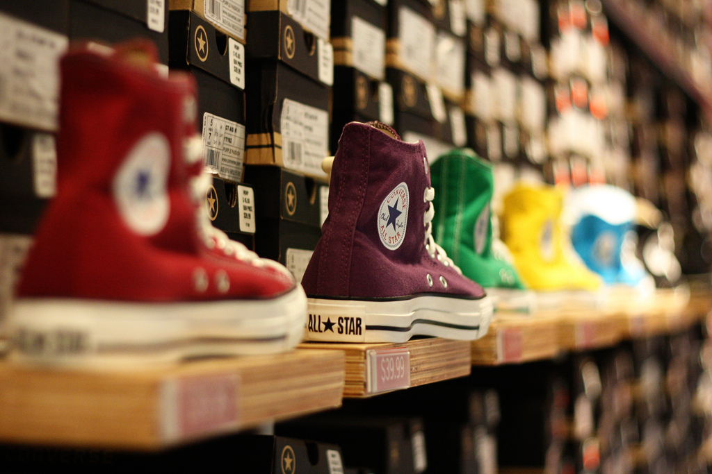 company manufactures chuck taylor sneakers